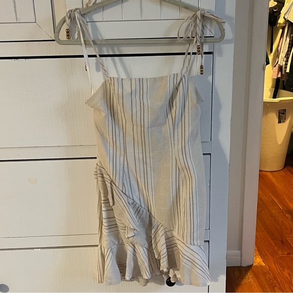 Selfie Leslie Dress - Picture 4 of 5